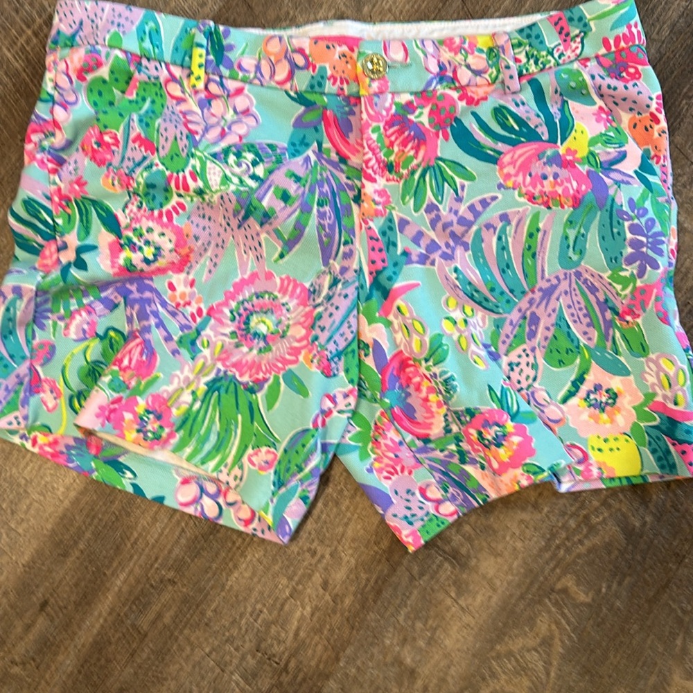 Lilly Pulitzer Callahan shorts.
